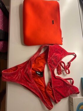 Triangl red velvet - Maia style small